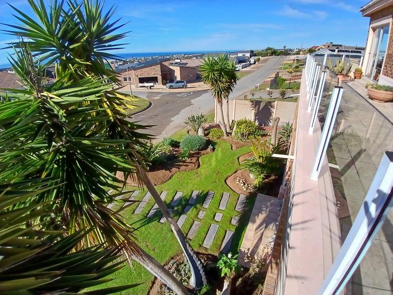 5 Bedroom Property for Sale in Stilbaai Wes Western Cape